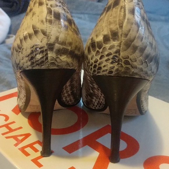 Kors Michael Kors snakeskin heels - Picture 2 of 4